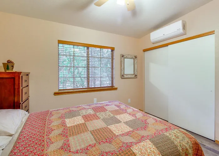 4 Mi To Lake: Pet-friendly In