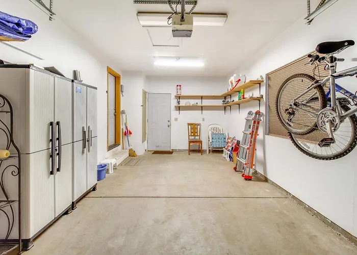 4 Mi To Lake: Pet-friendly In